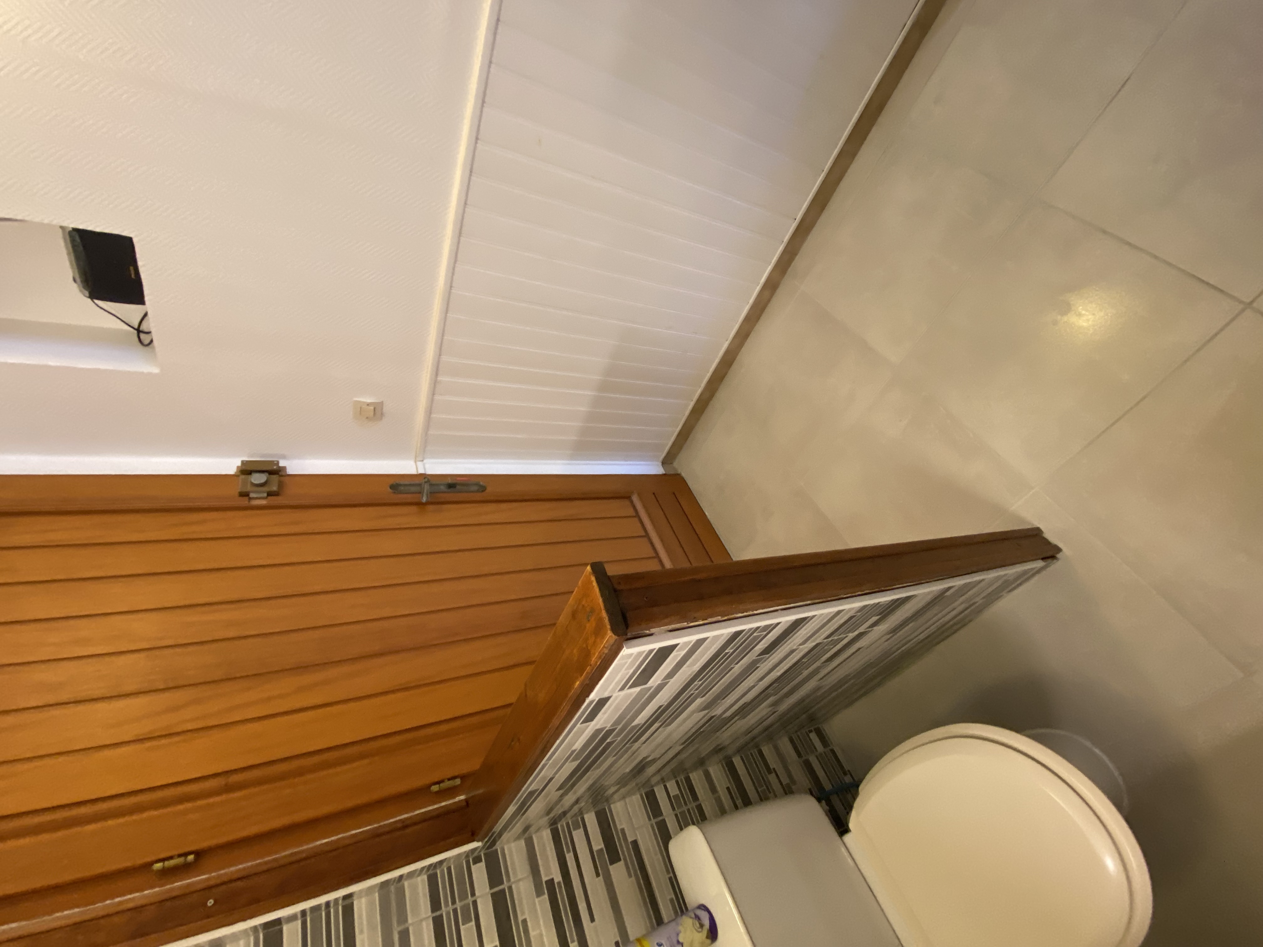 Pose carrelage mosaïque précision alignement